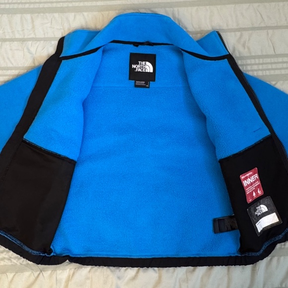 The North Face Youth Fleece Jacket — Size S (7/8). - Picture 4 of 6